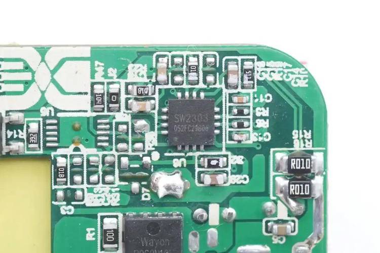 phpfgetcsvbom技巧_内置国产高集成快充筹划仅两颗核心器件中兴225W快充拆解