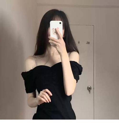 黑裙php网站技巧_微信平台发大年夜招小黑裙分销帝国一夜终结