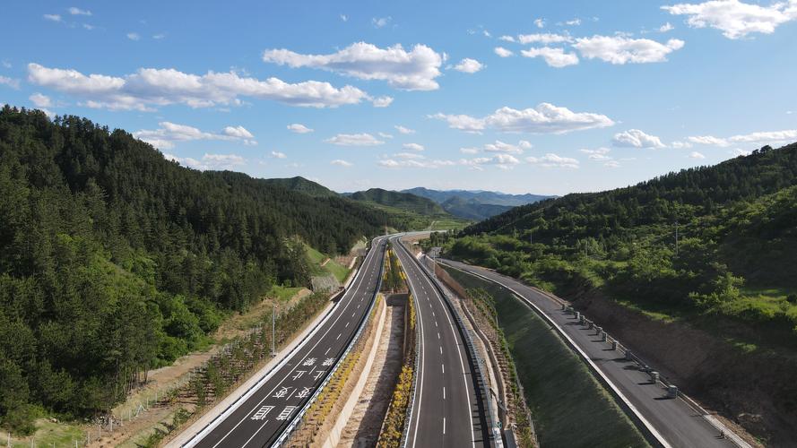交通量php技巧_以京雄延崇高速公路为例谈聪慧高速公路的成长对策