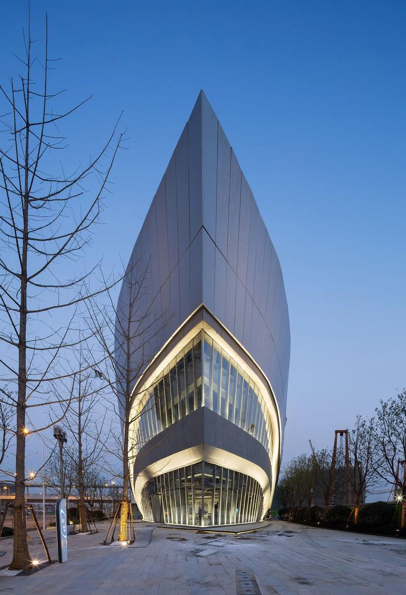 铝型材在现代建筑设计中的应用与发展